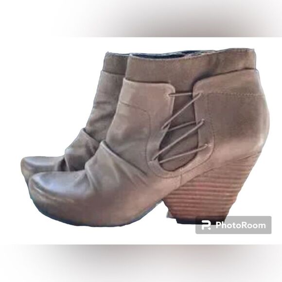 OTBT Rhinelander Leather Zip Up Booties - 7.5 - Picture 1 of 10